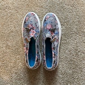 Woman’s Flower Blowfish Shoes